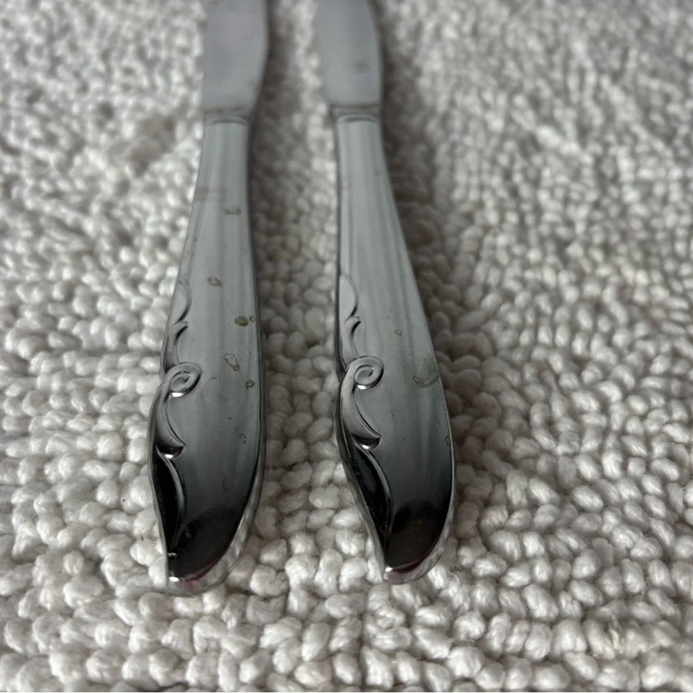 ONEIDA Decorators Mermaid Set of 2 Stainless Steel Silver Flatware Butter Knives